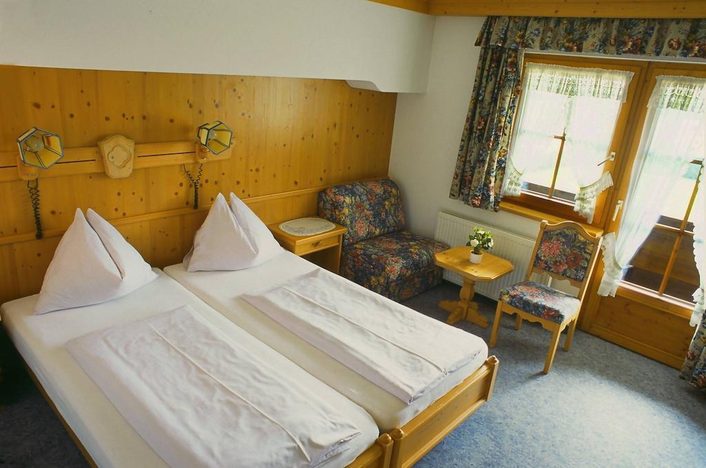 Kaiserhotel Neuwirt Oberndorf in Tirol Room photo